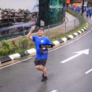Runner Photo 7944758