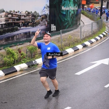 Runner Photo 7944759