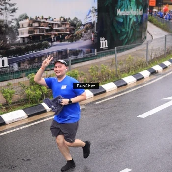 Runner Photo 7944766