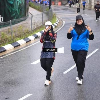 Runner Photo 7944891