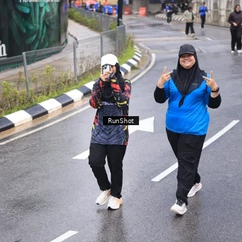 Runner Photo 7944912