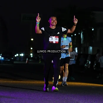 Runner Photo 7944929
