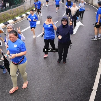 Runner Photo 7945024