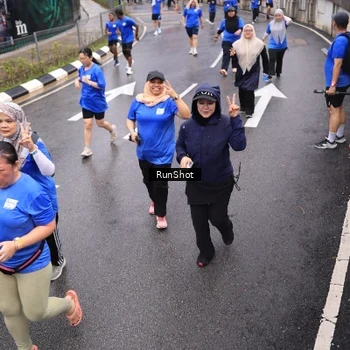 Runner Photo 7945025