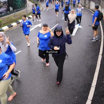 Runner Photo 7945029