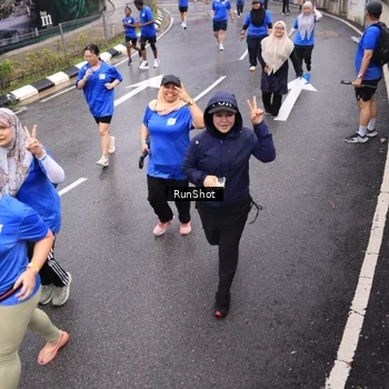 Runner Photo 7945031
