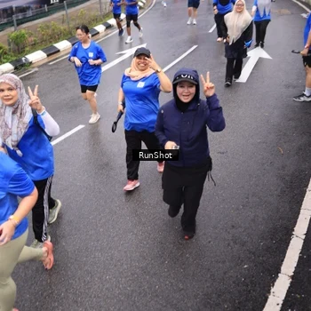 Runner Photo 7945035
