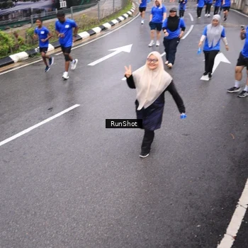 Runner Photo 7945063