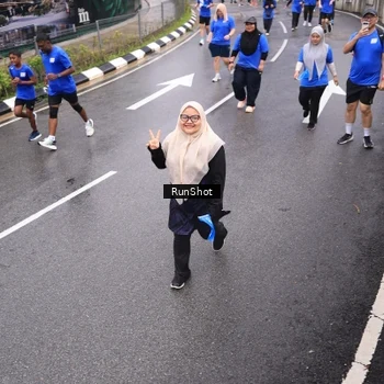 Runner Photo 7945068