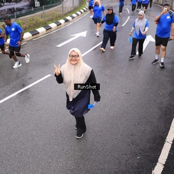 Runner Photo 7945070