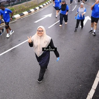 Runner Photo 7945074