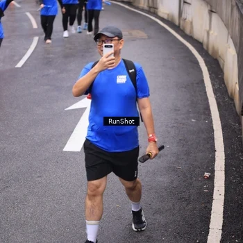 Runner Photo 7945100