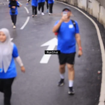 Runner Photo 7945105