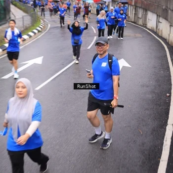 Runner Photo 7945111