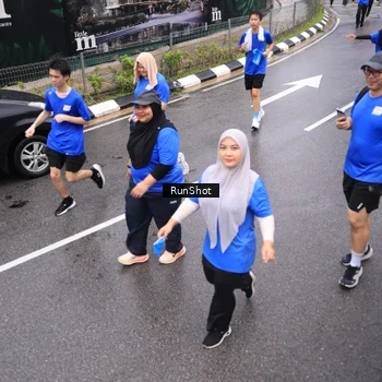 Runner Photo 7945119