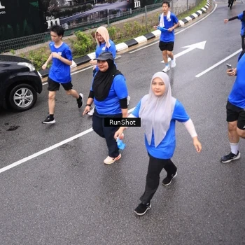 Runner Photo 7945121