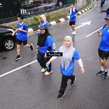 Runner Photo 7945123