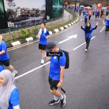 Runner Photo 7945130