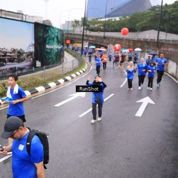 Runner Photo 7945134