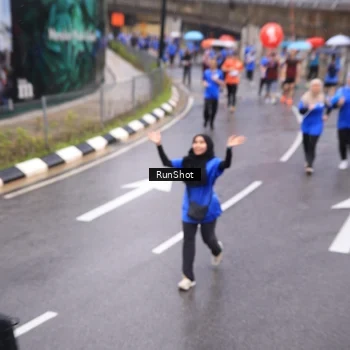 Runner Photo 7945136