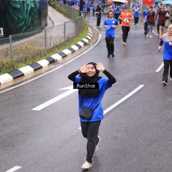 Runner Photo 7945140