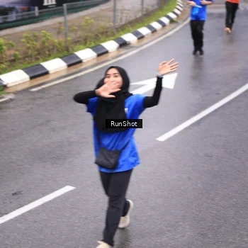 Runner Photo 7945149
