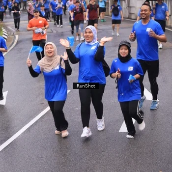 Runner Photo 7945156