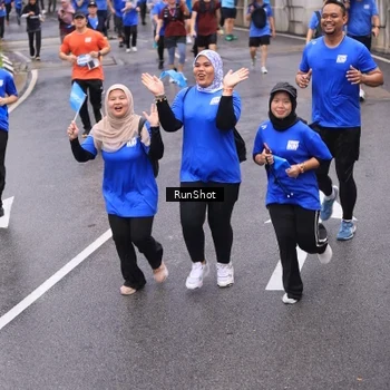 Runner Photo 7945157