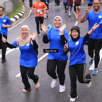 Runner Photo 7945165