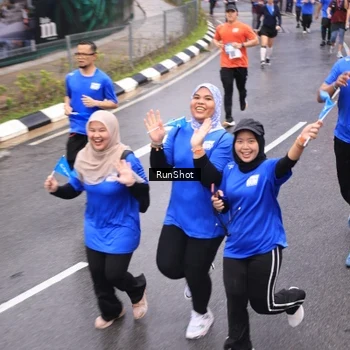 Runner Photo 7945171