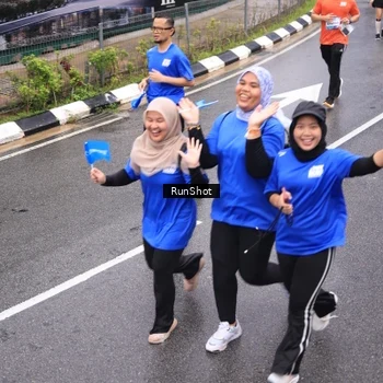 Runner Photo 7945174