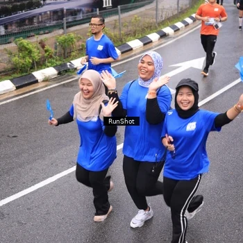 Runner Photo 7945176