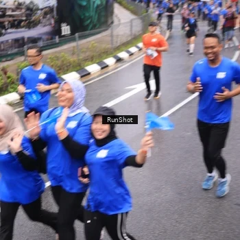 Runner Photo 7945177