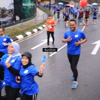 Runner Photo 7945178
