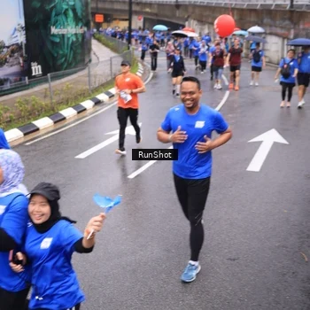 Runner Photo 7945182