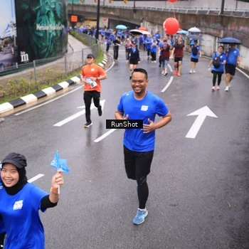 Runner Photo 7945183