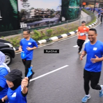 Runner Photo 7945187