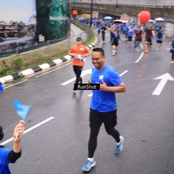 Runner Photo 7945192