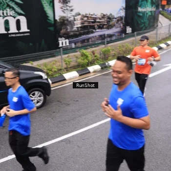 Runner Photo 7945199