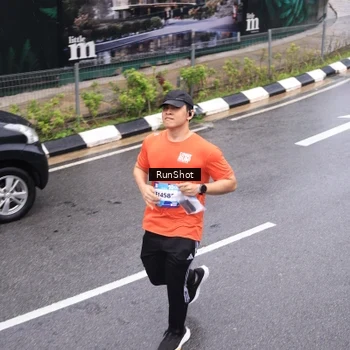 Runner Photo 7945204