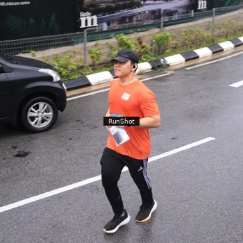 Runner Photo 7945206