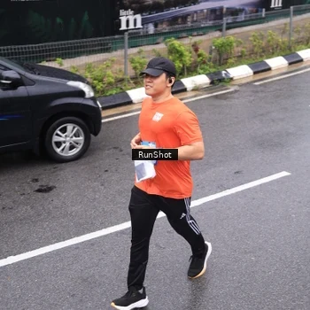 Runner Photo 7945207