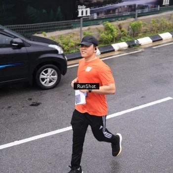 Runner Photo 7945212