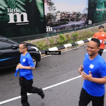 Runner Photo 7945218
