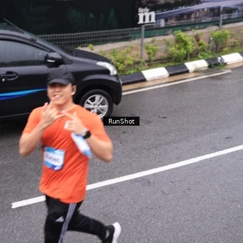 Runner Photo 7945224