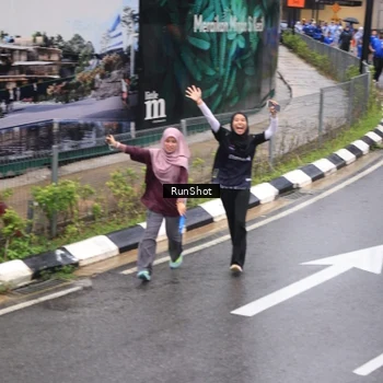 Runner Photo 7945246