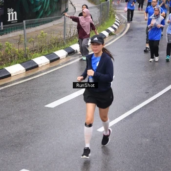 Runner Photo 7945249