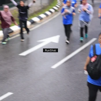 Runner Photo 7945257