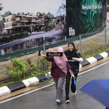 Runner Photo 7945258
