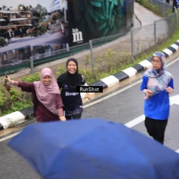 Runner Photo 7945261